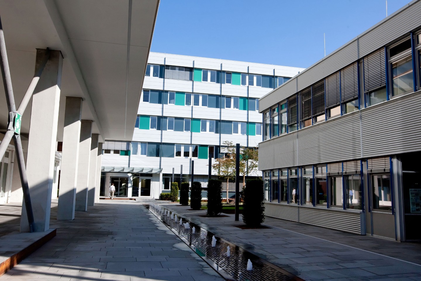 Photos: institute buildings - Fraunhofer IBP